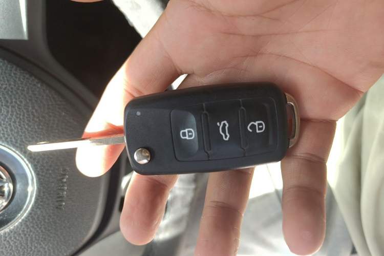 Used Volkswagen Polo 2016 1.4L Manual Fashion Model Vehicle Key