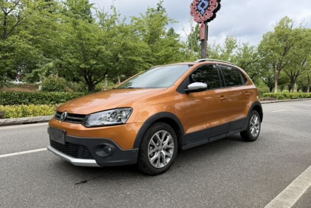 Używany Volkswagen Polo 2016 1.6L Cross Polo Automatic