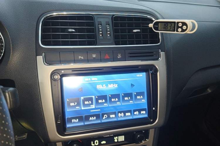 Used Volkswagen Polo 2016 1.6L Cross Polo Automatic Audio And AC Panel