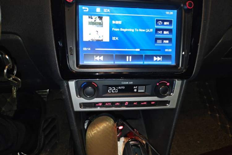 Used Volkswagen Polo 2016 1.6L Cross Polo Automatic Audio And AC Panel