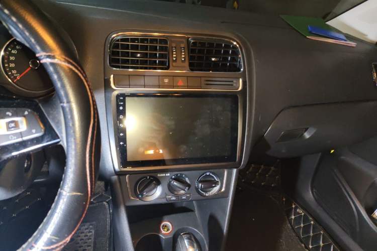 Used Volkswagen Polo 2016 1.6L Automatic Comfort Model Audio And AC Panel