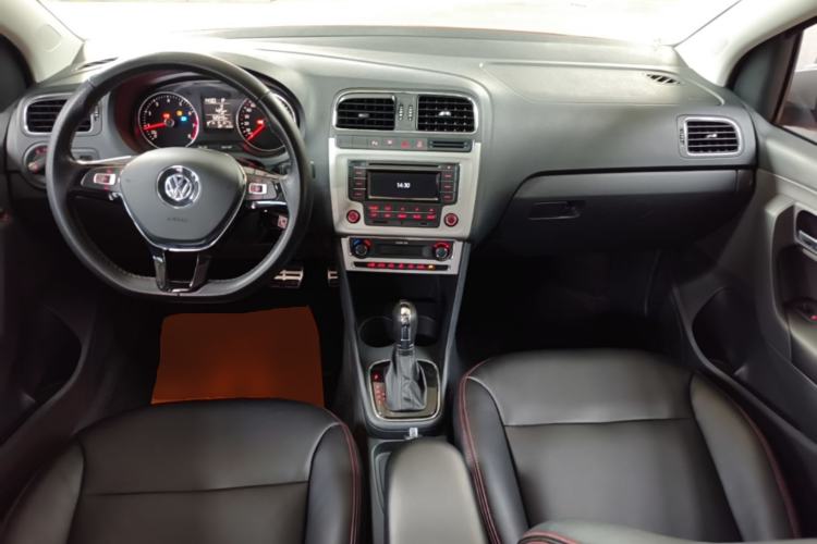 Used Volkswagen Polo 2016 1.6L Cross Polo Automatic Center Console