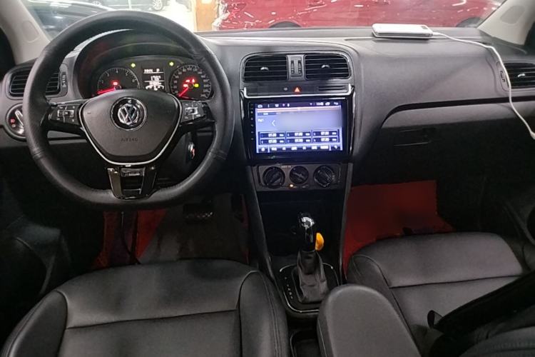 Used Volkswagen Polo 2016 1.4L Cross Polo Automatic Center Console