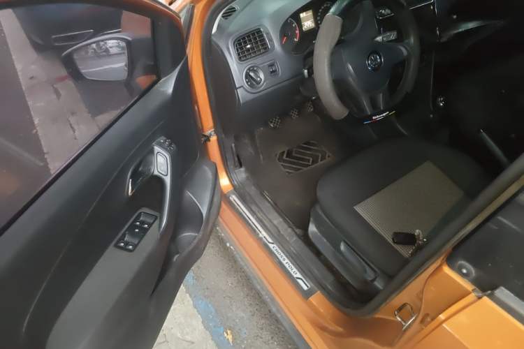 Used Volkswagen Polo 2016 1.4L Cross Polo Manual Driver Seat