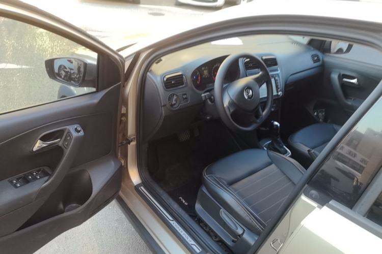 Used Volkswagen Polo 2016 1.4L Cross Polo Automatic Driver Seat