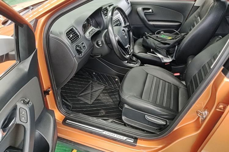 Used Volkswagen Polo 2016 1.6L Cross Polo Automatic Driver Seat