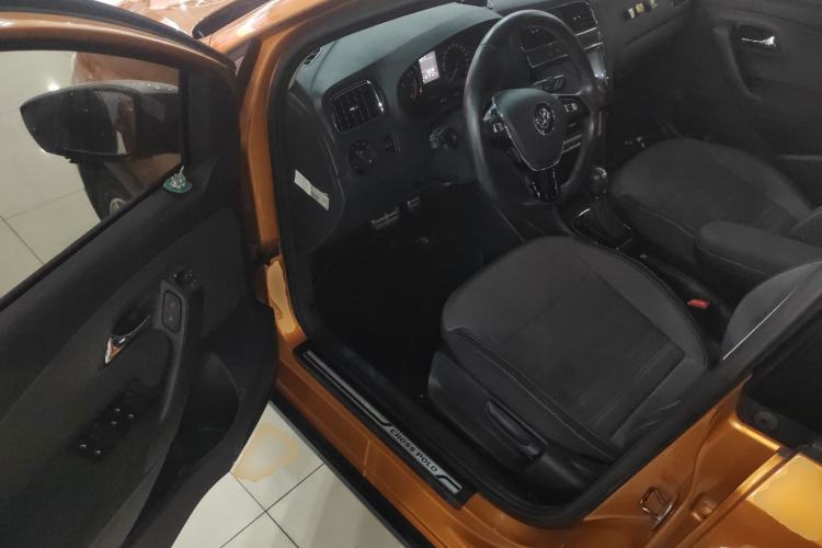 Used Volkswagen Polo 2016 1.6L Cross Polo Automatic Driver Seat