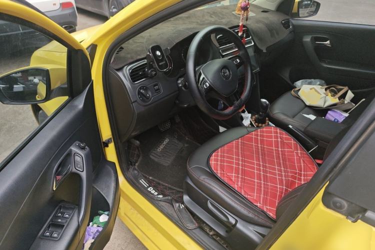 Used Volkswagen Polo 2016 1.6L Automatic Comfort Model Driver Seat