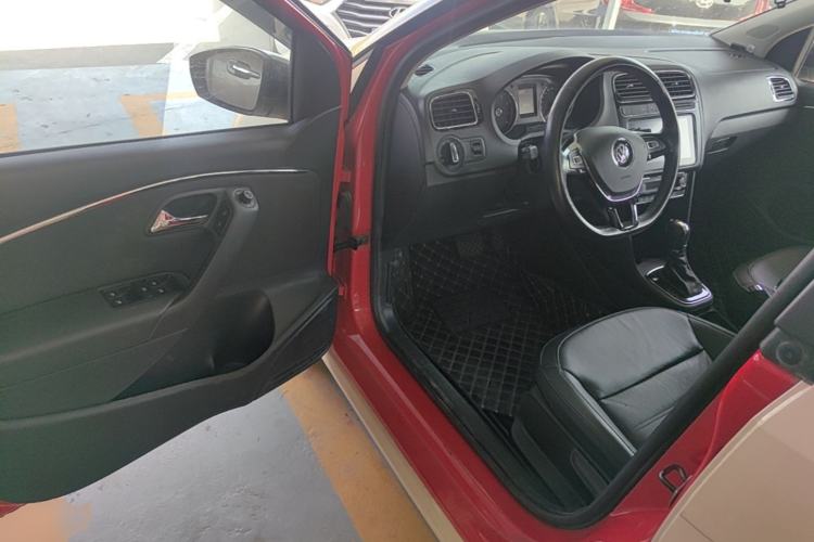 Used Volkswagen Polo 2016 1.6L Automatic Luxury Model Driver Seat
