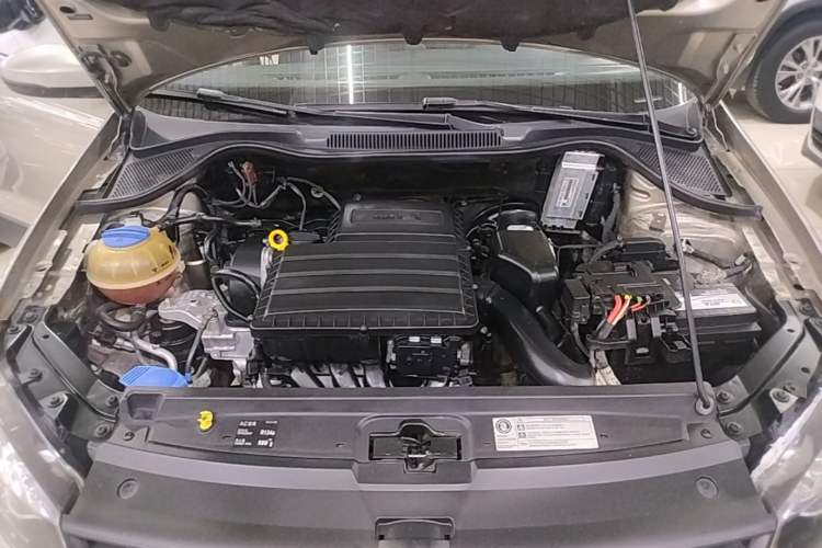 Used Volkswagen Polo 2016 1.4L Cross Polo Automatic Engine Bay