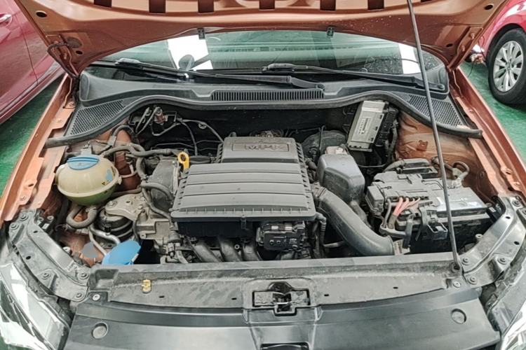 Used Volkswagen Polo 2016 1.6L Cross Polo Automatic Engine Bay