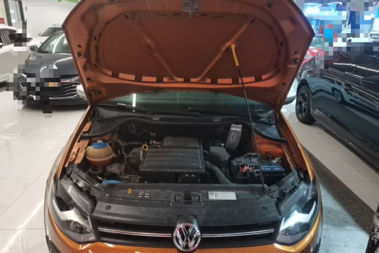 Used Volkswagen Polo 2016 1.6L Cross Polo Automatic Engine Bay