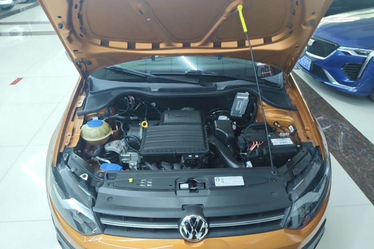Used Volkswagen Polo 2016 1.6L Cross Polo Automatic Engine Bay