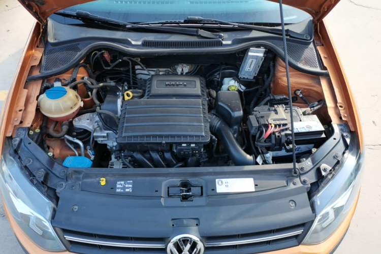 Used Volkswagen Polo 2016 1.6L Cross Polo Automatic Engine Bay