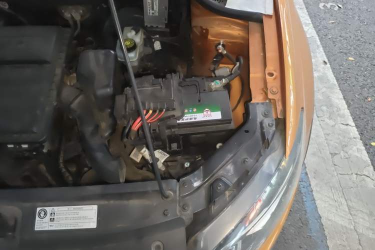 Used Volkswagen Polo 2016 1.4L Cross Polo Manual Engine Bay Left