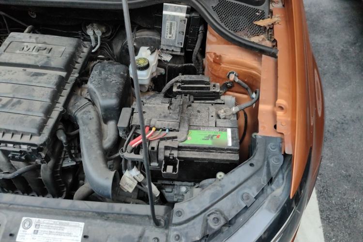 Used Volkswagen Polo 2016 1.4L Cross Polo Automatic Engine Bay Left