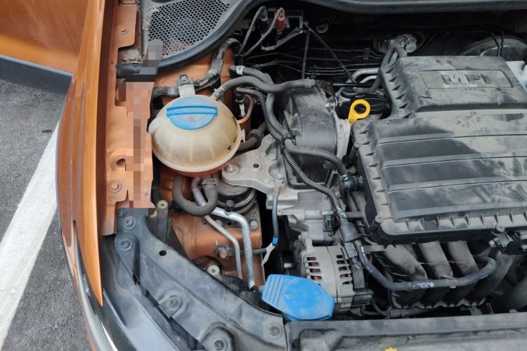 Used Volkswagen Polo 2016 1.4L Cross Polo Automatic Engine Bay Right