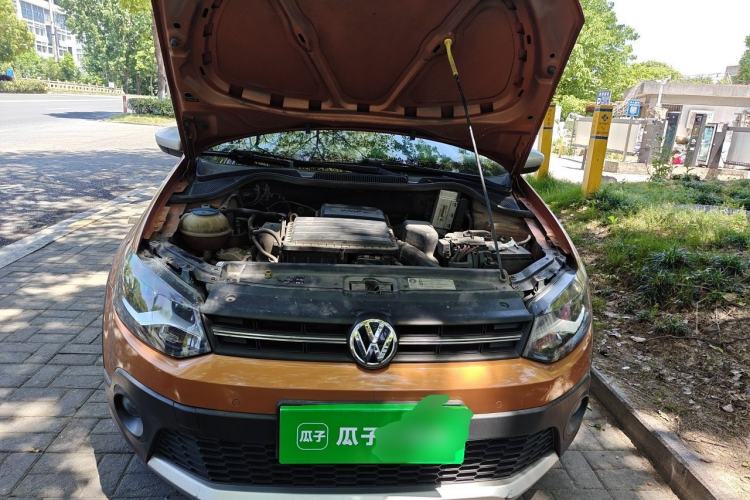 Used Volkswagen Polo 2016 1.6L Cross Polo Automatic Engine Bay