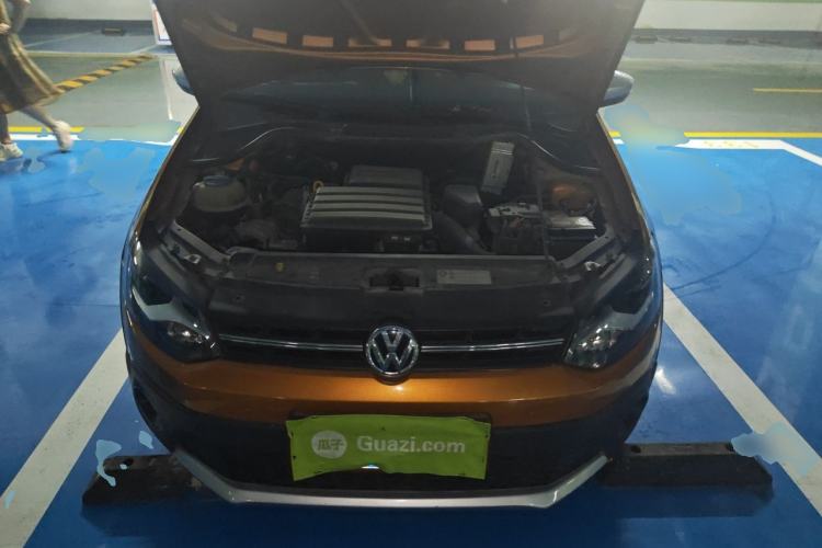 Used Volkswagen Polo 2016 1.6L Cross Polo Automatic Engine Bay