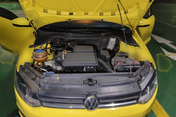 Used Volkswagen Polo 2016 1.6L Automatic Comfort Model Engine Bay