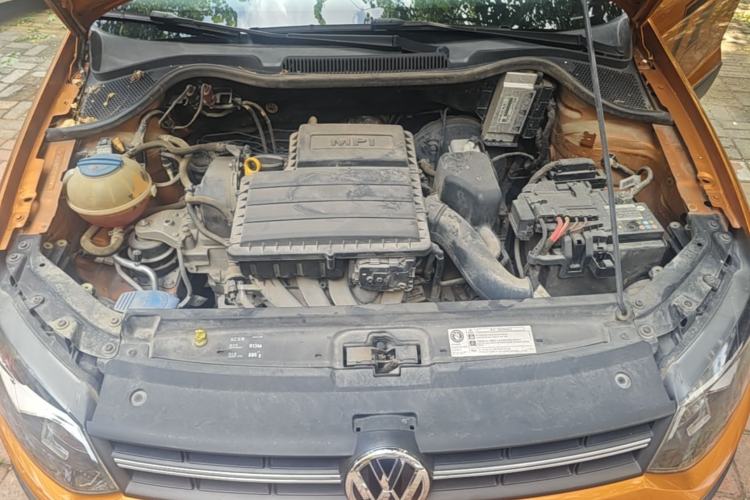 Used Volkswagen Polo 2016 1.6L Cross Polo Automatic Engine Bay