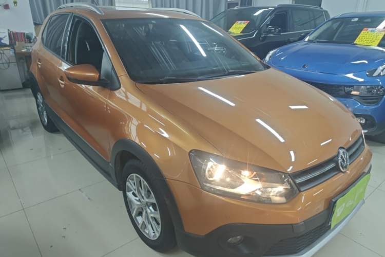 Used Volkswagen Polo 2016 1.6L Cross Polo Automatic Exterior 1