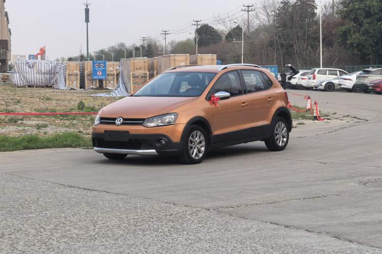 Used Volkswagen Polo 2016 1.6L Cross Polo Automatic Exterior 2