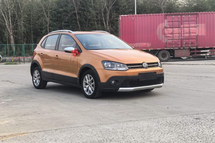 Used Volkswagen Polo 2016 1.6L Cross Polo Automatic Exterior 3