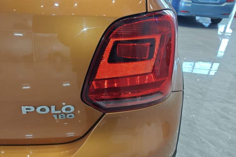 Used Volkswagen Polo 2016 1.6L Cross Polo Automatic Exterior 6