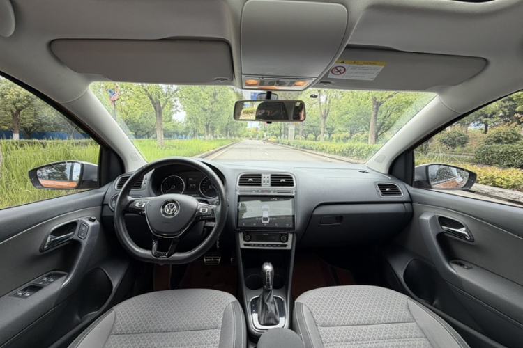 Used Volkswagen Polo 2016 1.6L Cross Polo Automatic Exterior 9