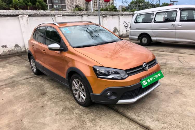 Used Volkswagen Polo 2016 1.6L Cross Polo Automatic Front Right 45 Deg