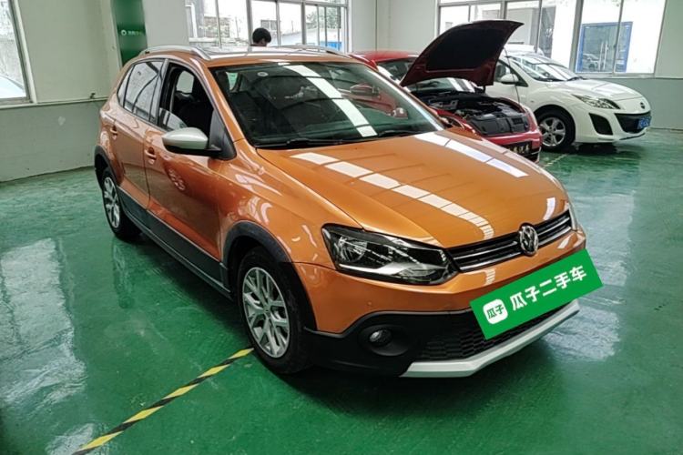 Used Volkswagen Polo 2016 1.6L Cross Polo Automatic Front Right 45 Deg
