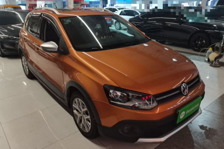 Used Volkswagen Polo 2016 1.6L Cross Polo Automatic Front Right 45 Deg