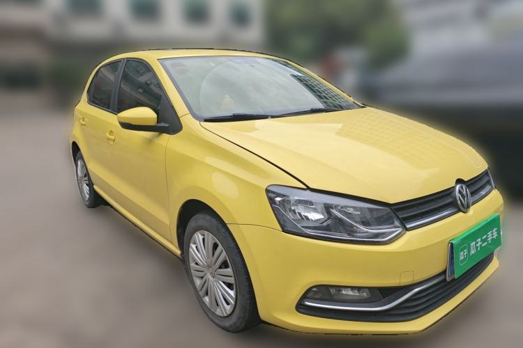 Used Volkswagen Polo 2016 1.6L Automatic Comfort Model Front Right 45 Deg