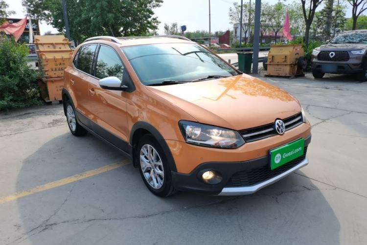 Used Volkswagen Polo 2016 1.6L Cross Polo Automatic Front Right 45 Deg