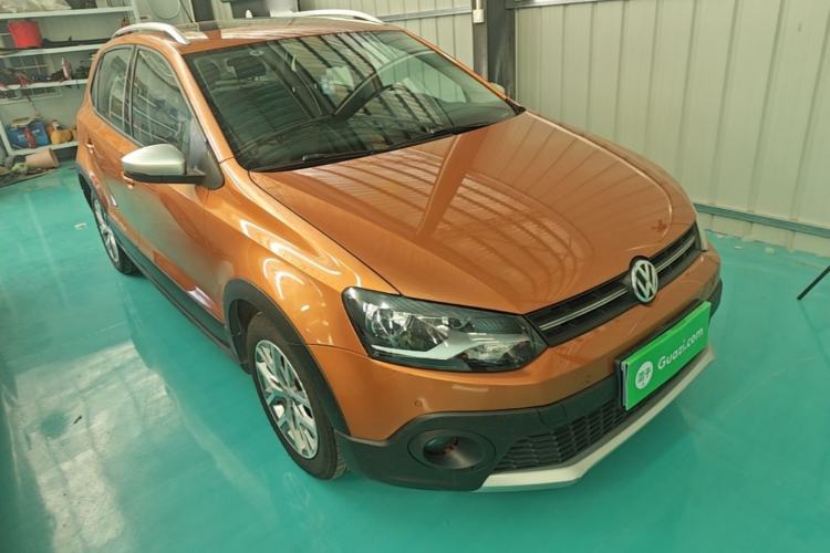 Used Volkswagen Polo 2016 1.6L Cross Polo Automatic Front Right 45 Deg