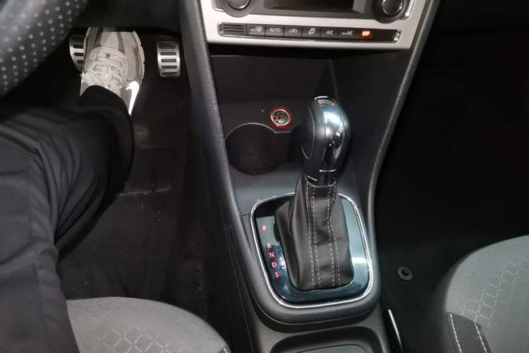 Used Volkswagen Polo 2016 1.6L Cross Polo Automatic Gear Lever