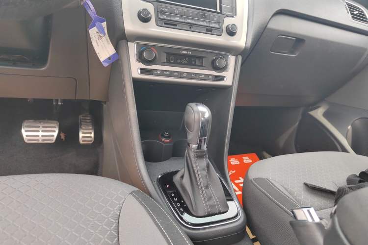 Used Volkswagen Polo 2016 1.6L Cross Polo Automatic Gear Lever