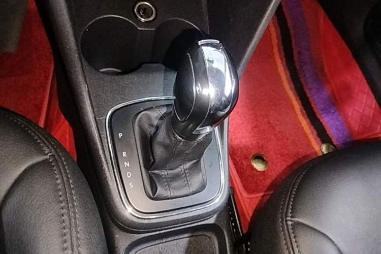 Used Volkswagen Polo 2016 1.4L Cross Polo Automatic Gear Lever
