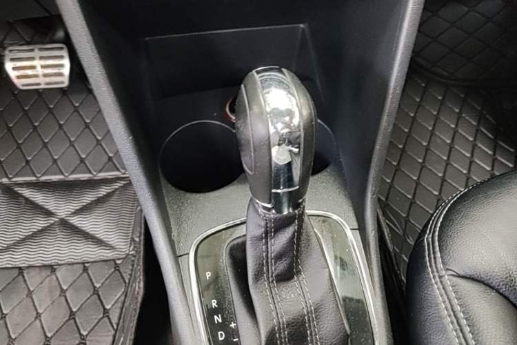 Used Volkswagen Polo 2016 1.6L Cross Polo Automatic Gear Lever