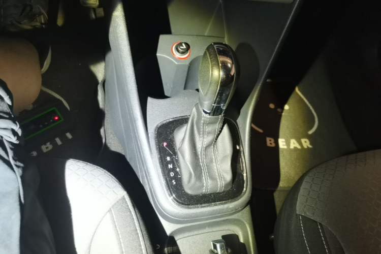 Used Volkswagen Polo 2016 1.6L Cross Polo Automatic Gear Lever