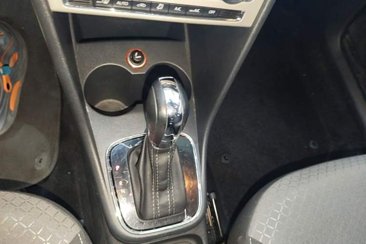 Used Volkswagen Polo 2016 1.6L Cross Polo Automatic Gear Lever