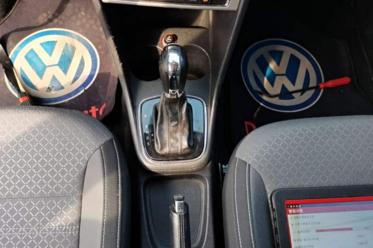 Used Volkswagen Polo 2016 1.6L Cross Polo Automatic Gear Lever