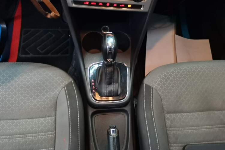 Used Volkswagen Polo 2016 1.6L Cross Polo Automatic Gear Lever