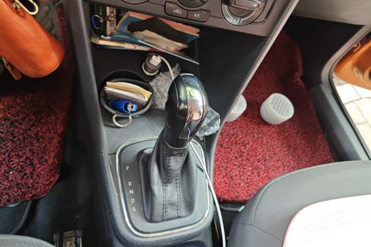Used Volkswagen Polo 2016 1.4L Cross Polo Automatic Gear Lever