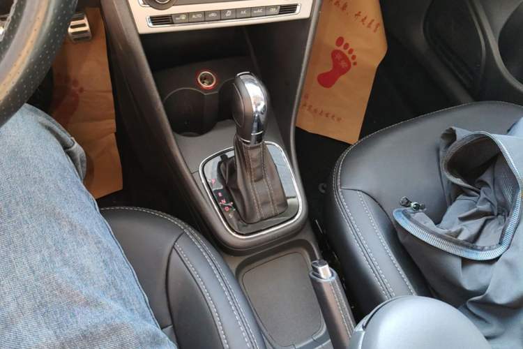 Used Volkswagen Polo 2016 1.6L Cross Polo Automatic Gear Lever