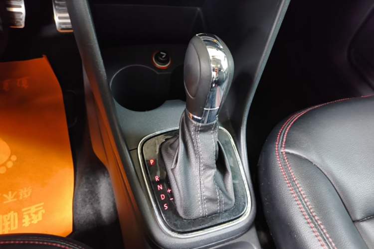 Used Volkswagen Polo 2016 1.6L Cross Polo Automatic Gear Lever