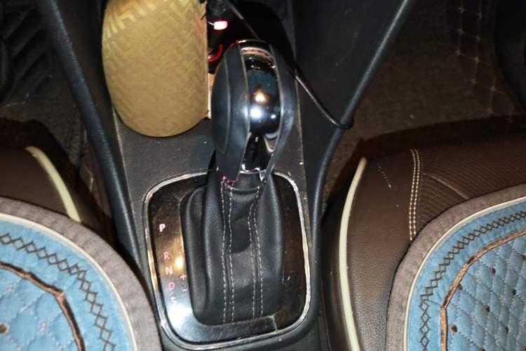 Used Volkswagen Polo 2016 1.6L Cross Polo Automatic Gear Lever