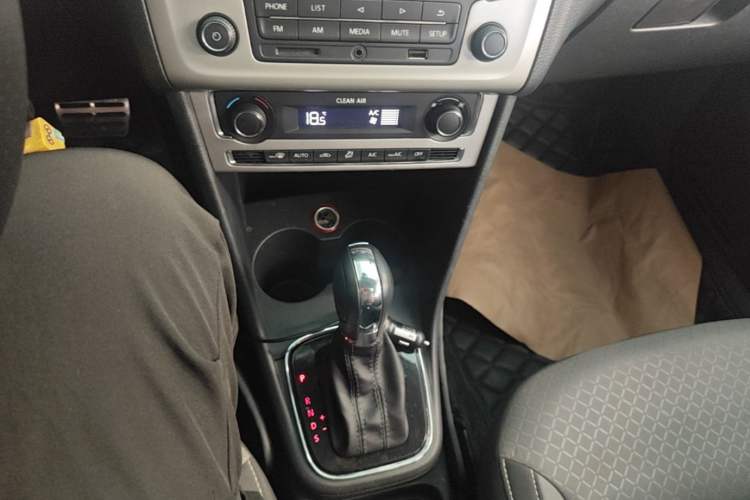 Used Volkswagen Polo 2016 1.6L Cross Polo Automatic Gear Lever