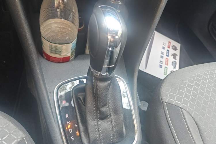 Used Volkswagen Polo 2016 1.6L Cross Polo Automatic Gear Lever